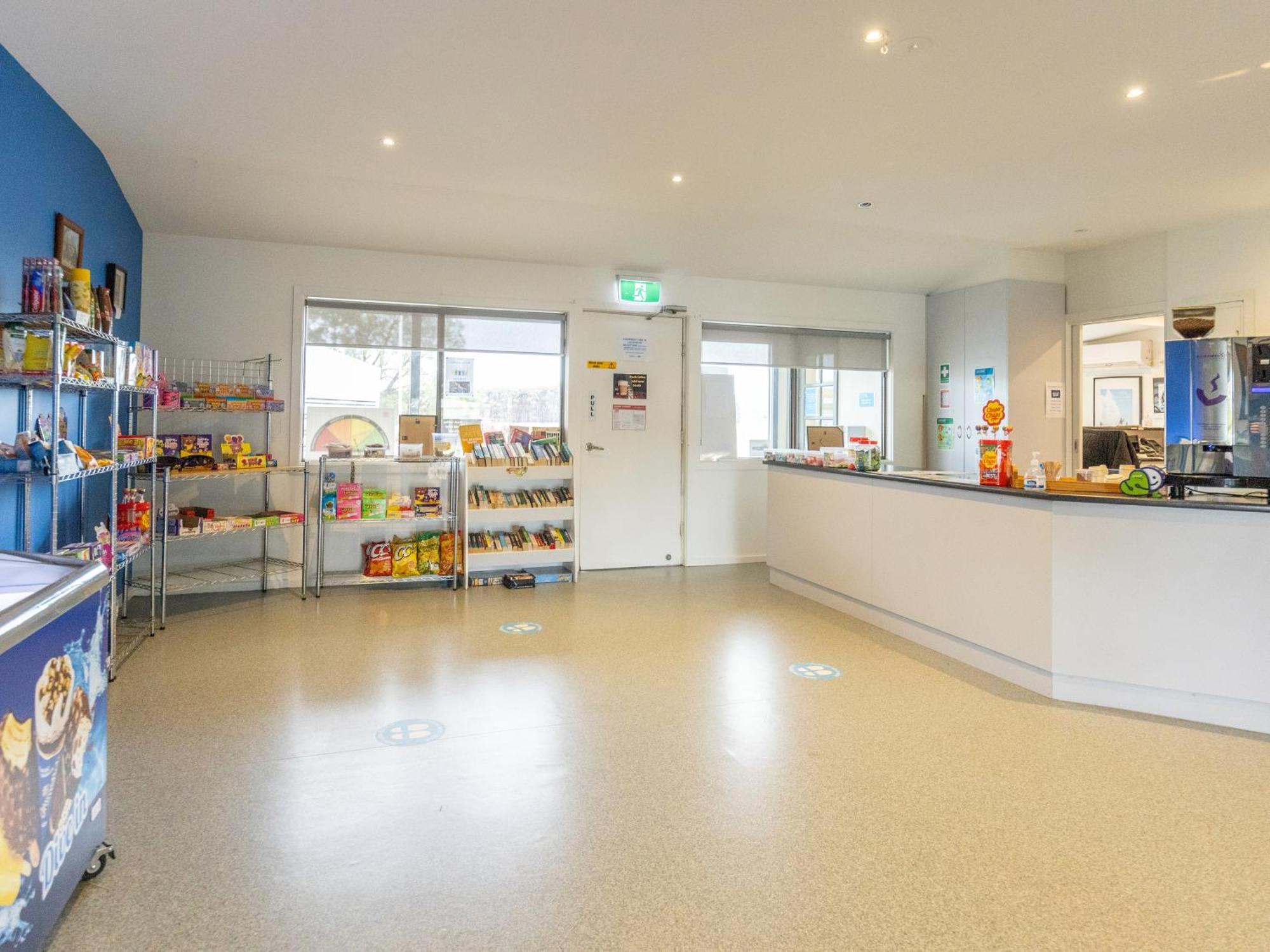 Nrma Warrnambool Riverside Holiday Park Екстер'єр фото
