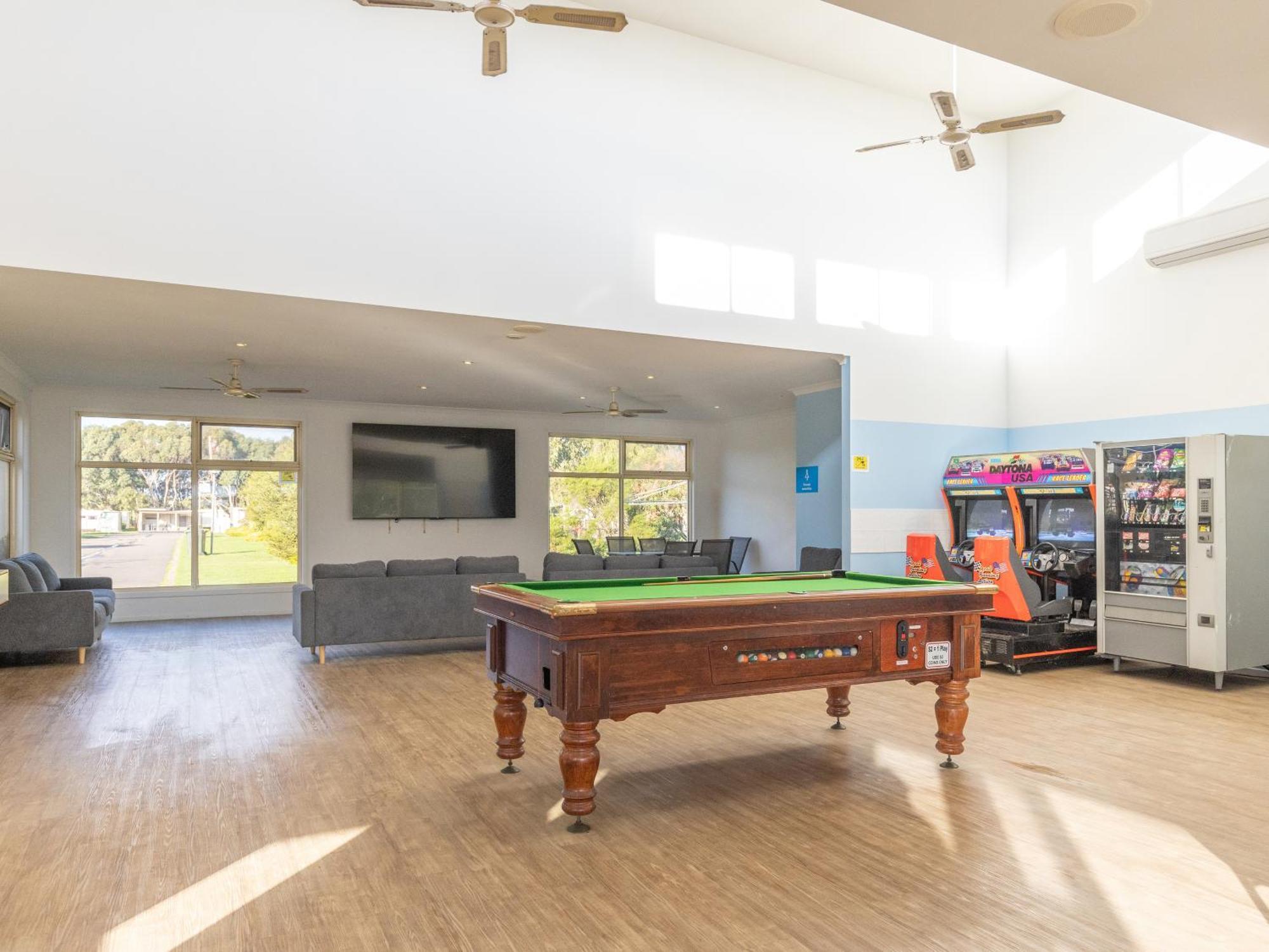 Nrma Warrnambool Riverside Holiday Park Екстер'єр фото