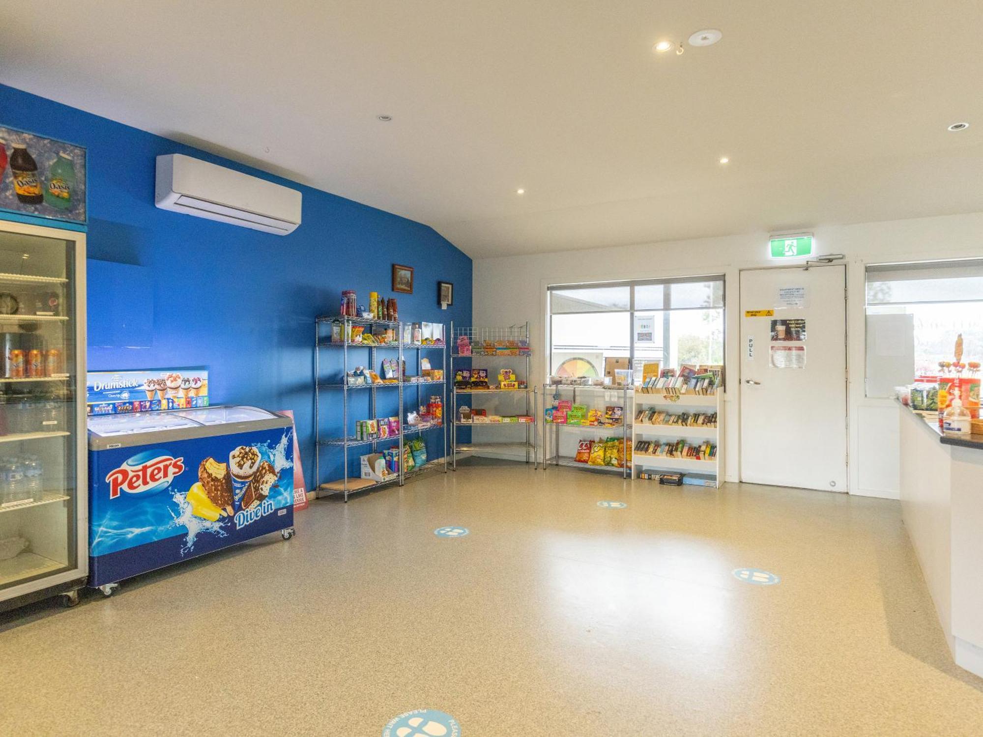 Nrma Warrnambool Riverside Holiday Park Екстер'єр фото