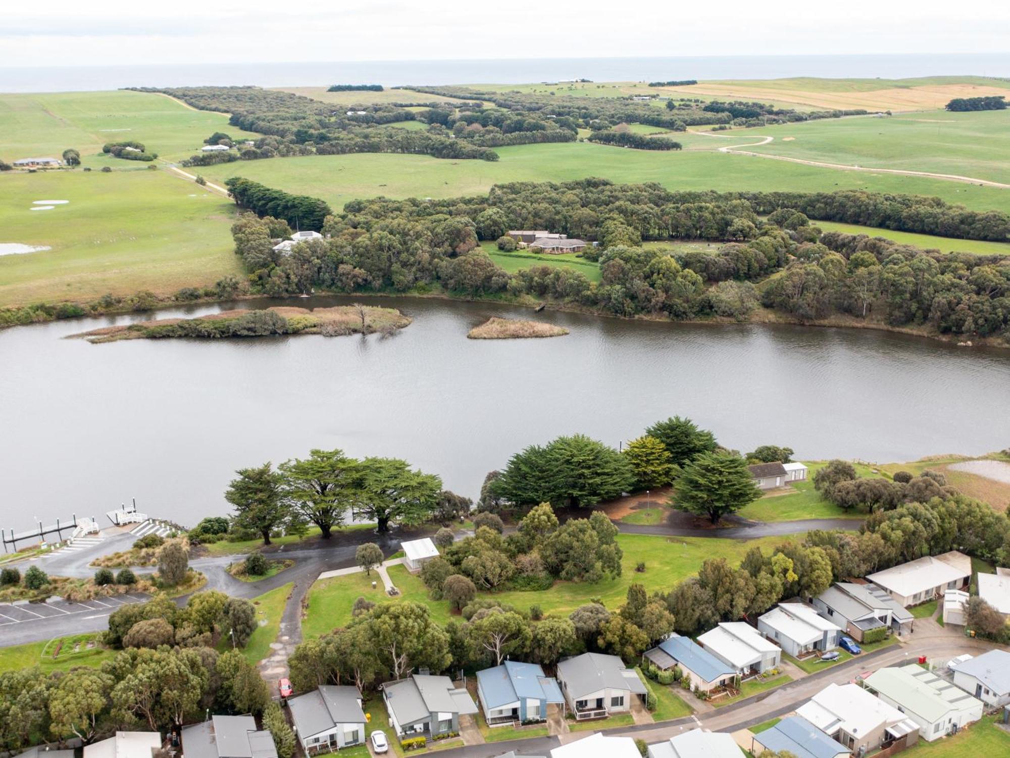 Nrma Warrnambool Riverside Holiday Park Екстер'єр фото