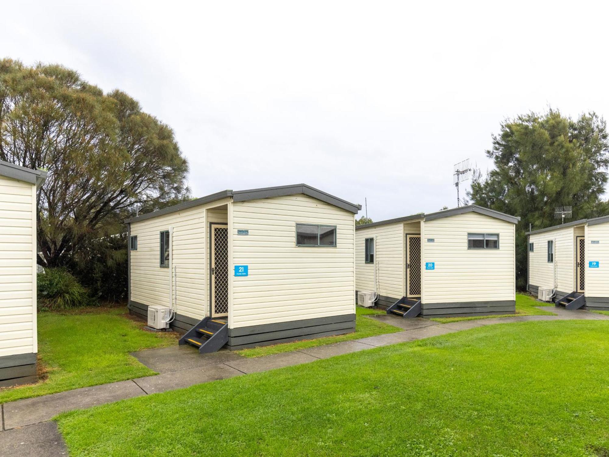 Nrma Warrnambool Riverside Holiday Park Номер фото