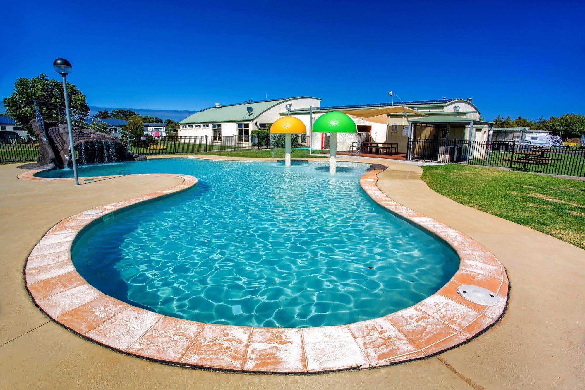 Nrma Warrnambool Riverside Holiday Park Екстер'єр фото