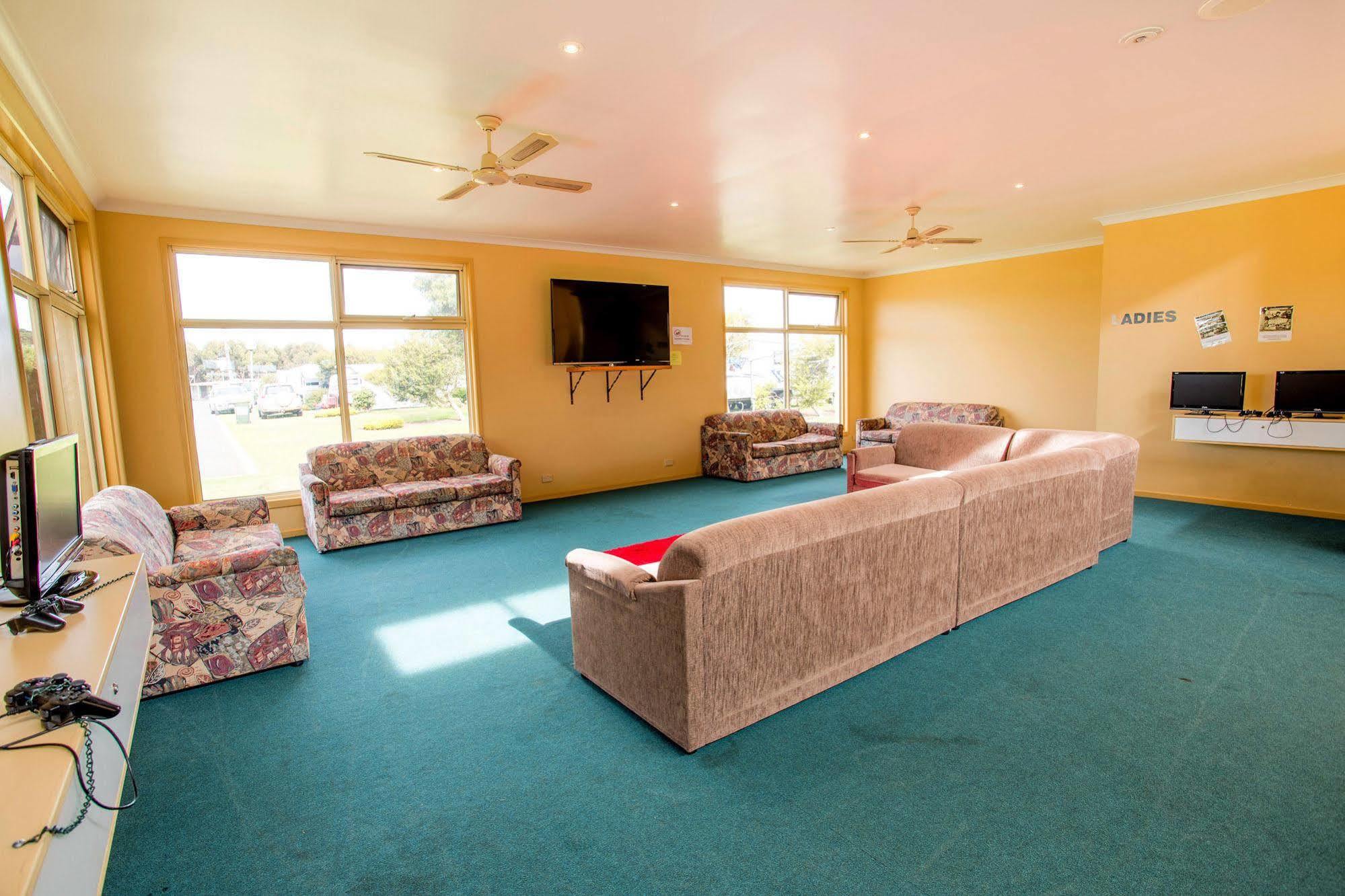 Nrma Warrnambool Riverside Holiday Park Екстер'єр фото